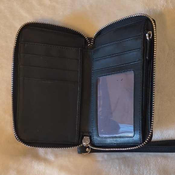 Coach Black and White Signature Wristlet - Picture 3 of 7